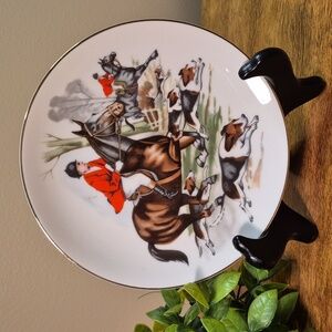 VINTAGE Fox Hunt Scene Porcelain Decorative Plate with Gold Tone Rim Detail